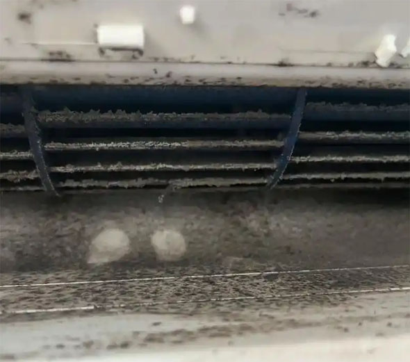 长兴空调吹的风有股烧焦味是怎么回事